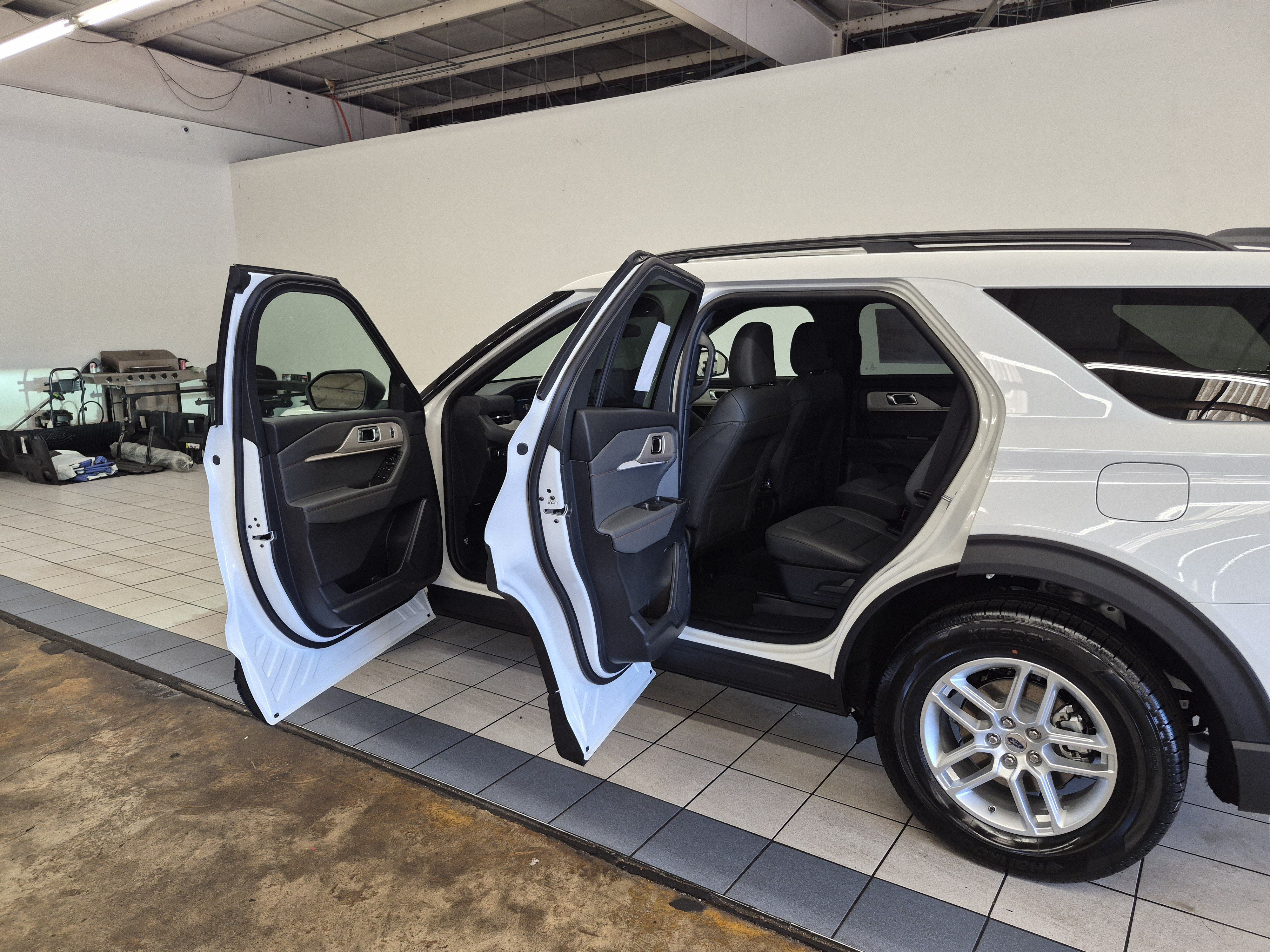 New 2027 Ford Explorer Active w/ Active Comfort Package RWD image 13