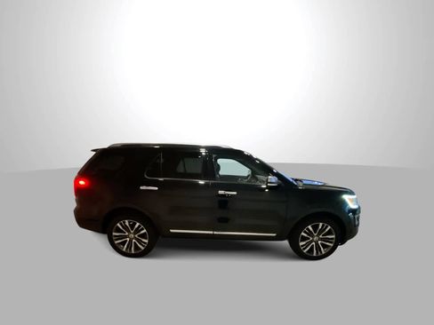 Used 2017 Ford Explorer Platinum image 9