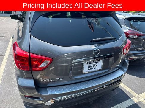Used 2020 Nissan Pathfinder SV w/ Cargo Package FWD image 5
