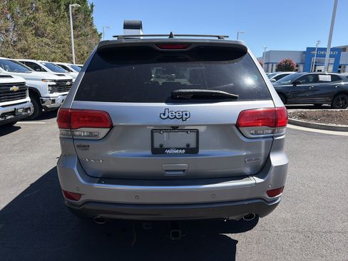 Used 2018 Jeep Grand Cherokee Limited AWD/4WD image 9