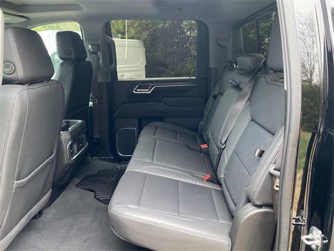 Used 2024 Chevrolet Silverado 2500 LTZ w/ LTZ Convenience Package image 9