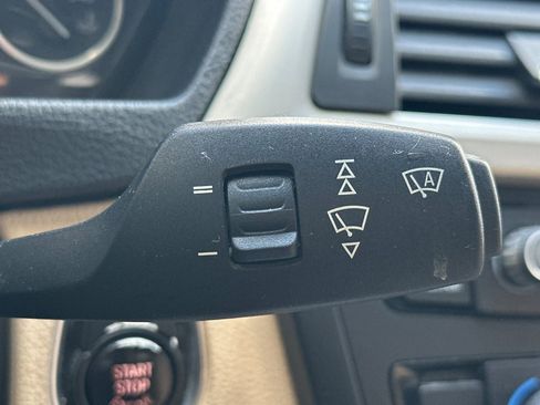 Used 2014 BMW 320i Sedan image 32