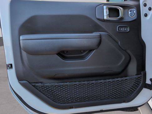 Used 2024 Jeep Wrangler Unlimited Rubicon image 16