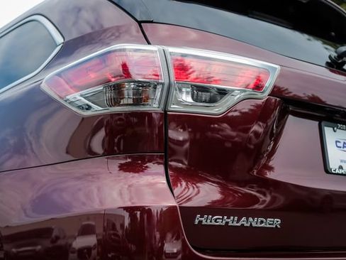 Used 2015 Toyota Highlander Limited Platinum AWD/4WD image 22