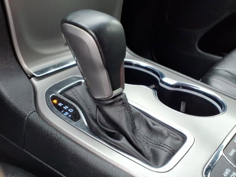 Used 2022 Jeep Grand Cherokee Limited image 16