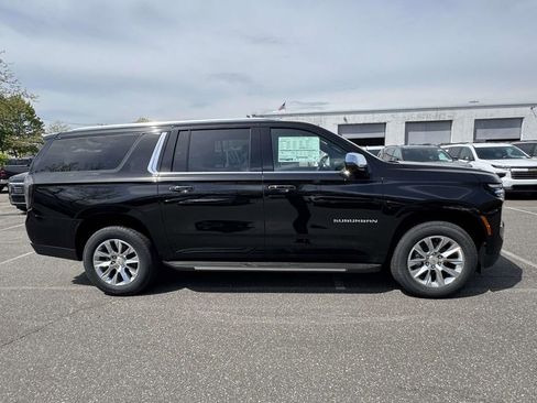 New 2026 Chevrolet Suburban Premier w/ Sun And Tow Package AWD/4WD image 5