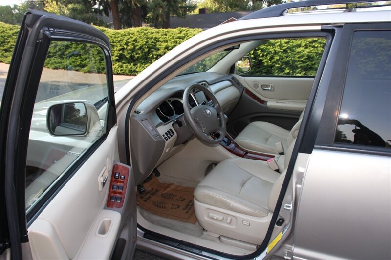 Used 2007 Toyota Highlander Limited w/ Extra Vale Pkg #3 AWD/4WD image 5