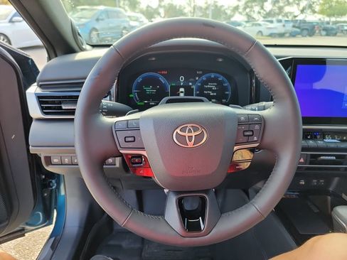 Used 2025 Toyota Camry XSE image 19