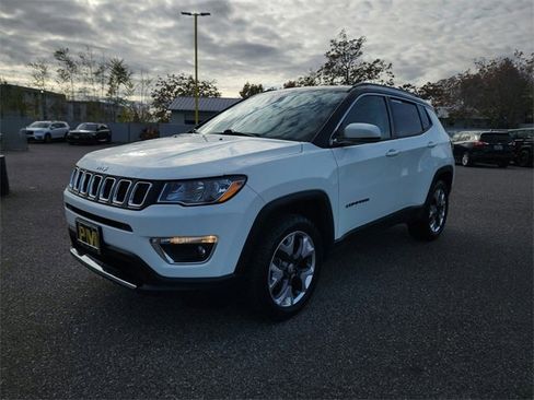 Used 2018 Jeep Compass Limited image 3