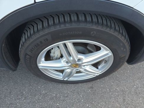 Used 2014 Porsche Cayenne S image 6