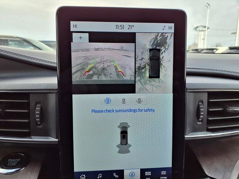 Used 2023 Ford Explorer Platinum w/ Technology Package image 18