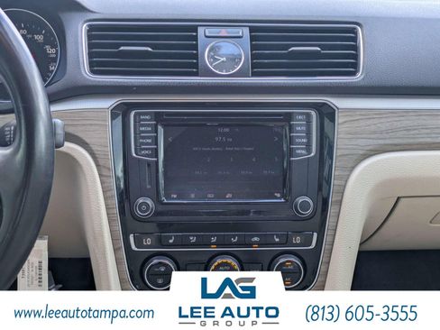 Used 2016 Volkswagen Passat 1.8T SE FWD image 16