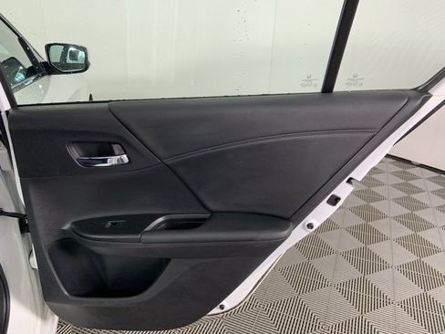 Used 2015 Honda Accord Sport image 22