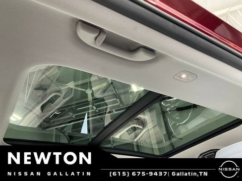 Used 2022 Jeep Grand Cherokee L Overland w/ Advanced Protech Group III AWD/4WD image 9
