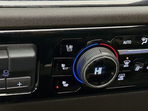 Used 2024 Chevrolet Silverado 2500 ZR2 image 24