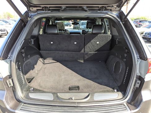 Used 2018 Jeep Grand Cherokee Limited image 28