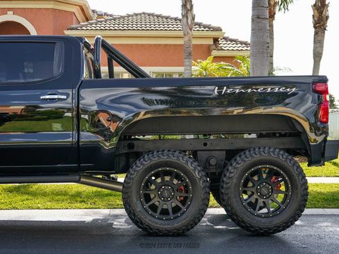 Used 2019 Chevrolet Silverado 1500 High Country w/ Technology Package image 5