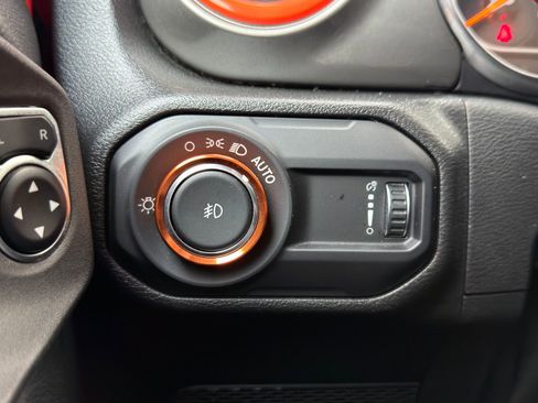 Used 2023 Jeep Wrangler Sahara image 22