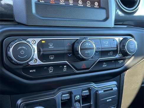 Certified 2022 Jeep Gladiator Sport image 26