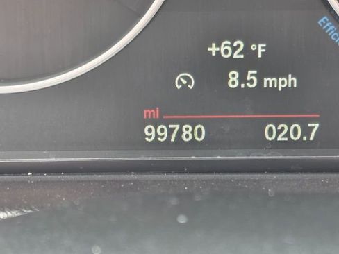Used 2017 BMW 330i xDrive Sedan AWD/4WD image 12