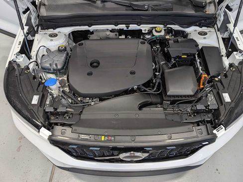 Used 2025 Volvo XC40 B5 Plus w/ Protection Package Premier AWD/4WD image 14