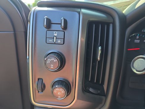 Used 2019 Chevrolet Silverado 1500 LT w/ All Star Edition AWD/4WD image 15