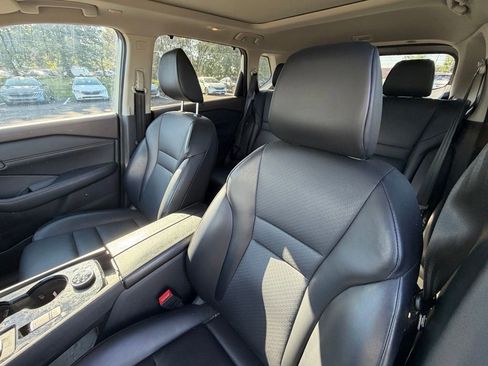 Certified 2023 Nissan Rogue SV w/ SV Premium B Package AWD/4WD image 7