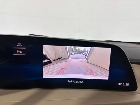 Used 2024 Cadillac XT4 Luxury w/ Cold Weather Package AWD/4WD image 16