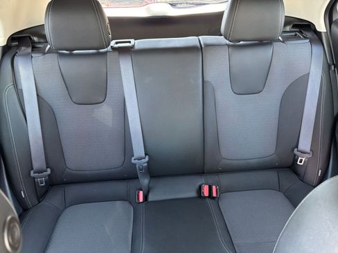 Used 2025 Buick Encore GX Preferred AWD/4WD image 37