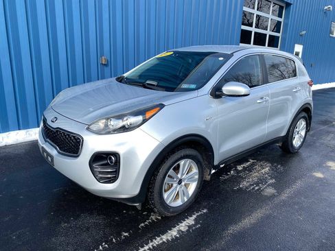 Used 2017 Kia Sportage LX image 2
