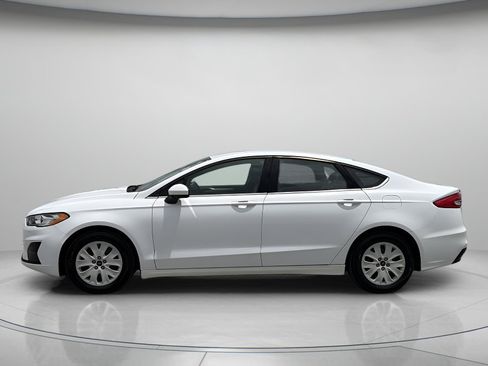 Used 2019 Ford Fusion S FWD image 5
