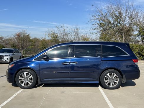 Used 2016 Honda Odyssey Touring Elite image 4