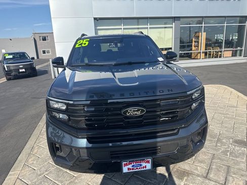 Used 2025 Ford Expedition Platinum w/ Stealth Performance Package AWD/4WD image 34