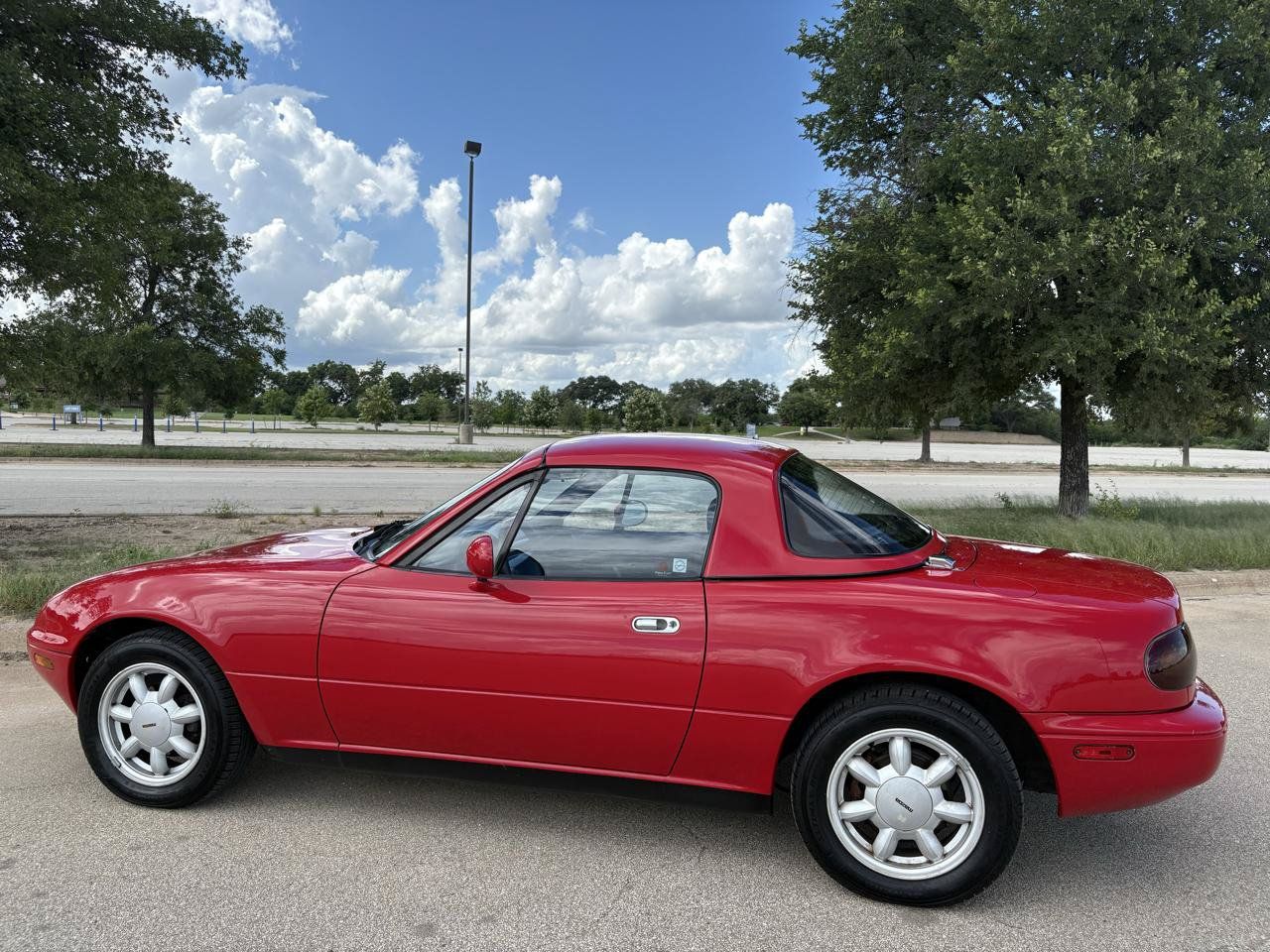 Used 1991 MAZDA MX-5 Miata RWD image 8