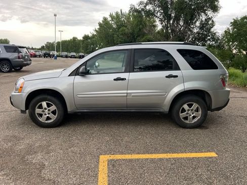 Used 2005 Chevrolet Equinox LS w/ Preferred Equipment Group AWD/4WD image 5