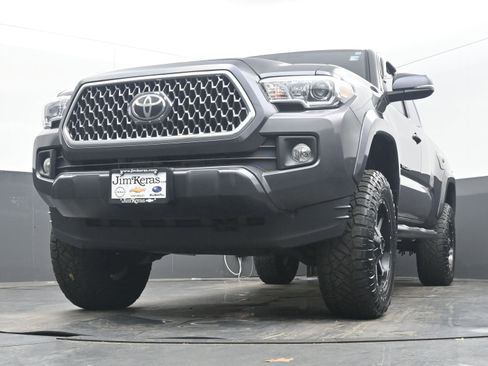 Used 2019 Toyota Tacoma TRD Sport w/ Technology Package image 20