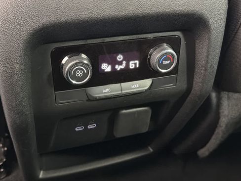 Certified 2024 Chevrolet Traverse LT image 43