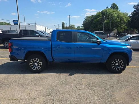 Used 2023 Chevrolet Colorado Z71 w/ Z71 Convenience Package 2 AWD/4WD image 5