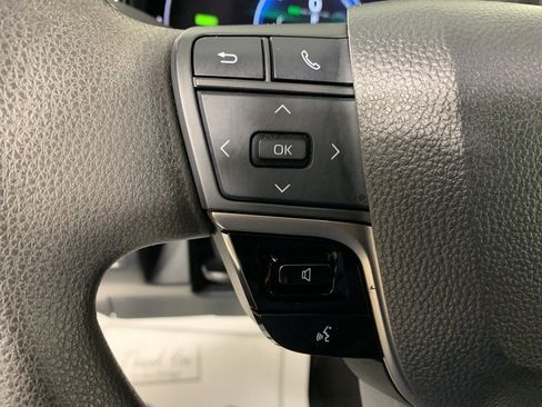 Used 2025 Toyota Camry LE image 20