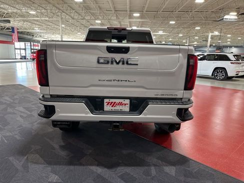 Used 2024 GMC Sierra 3500 Denali Ultimate AWD/4WD image 4