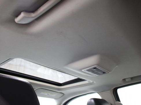 Used 2013 Chevrolet Avalanche LTZ AWD/4WD image 19