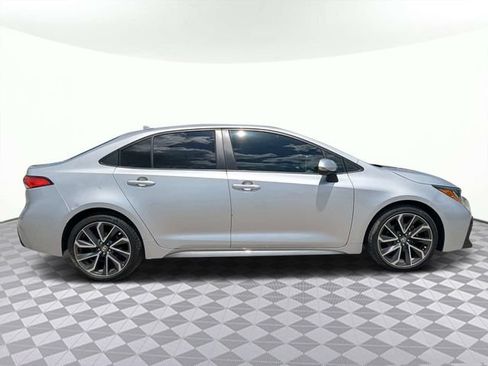 Used 2021 Toyota Corolla SE w/ SE Premium Package FWD image 3