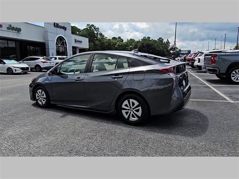 Used 2017 Toyota Prius Three w/ Advanced Technology Package image 27