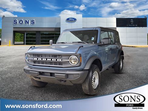 New 2025 Ford Bronco Base image 1
