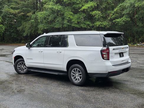 Used 2021 Chevrolet Suburban LT RWD image 4