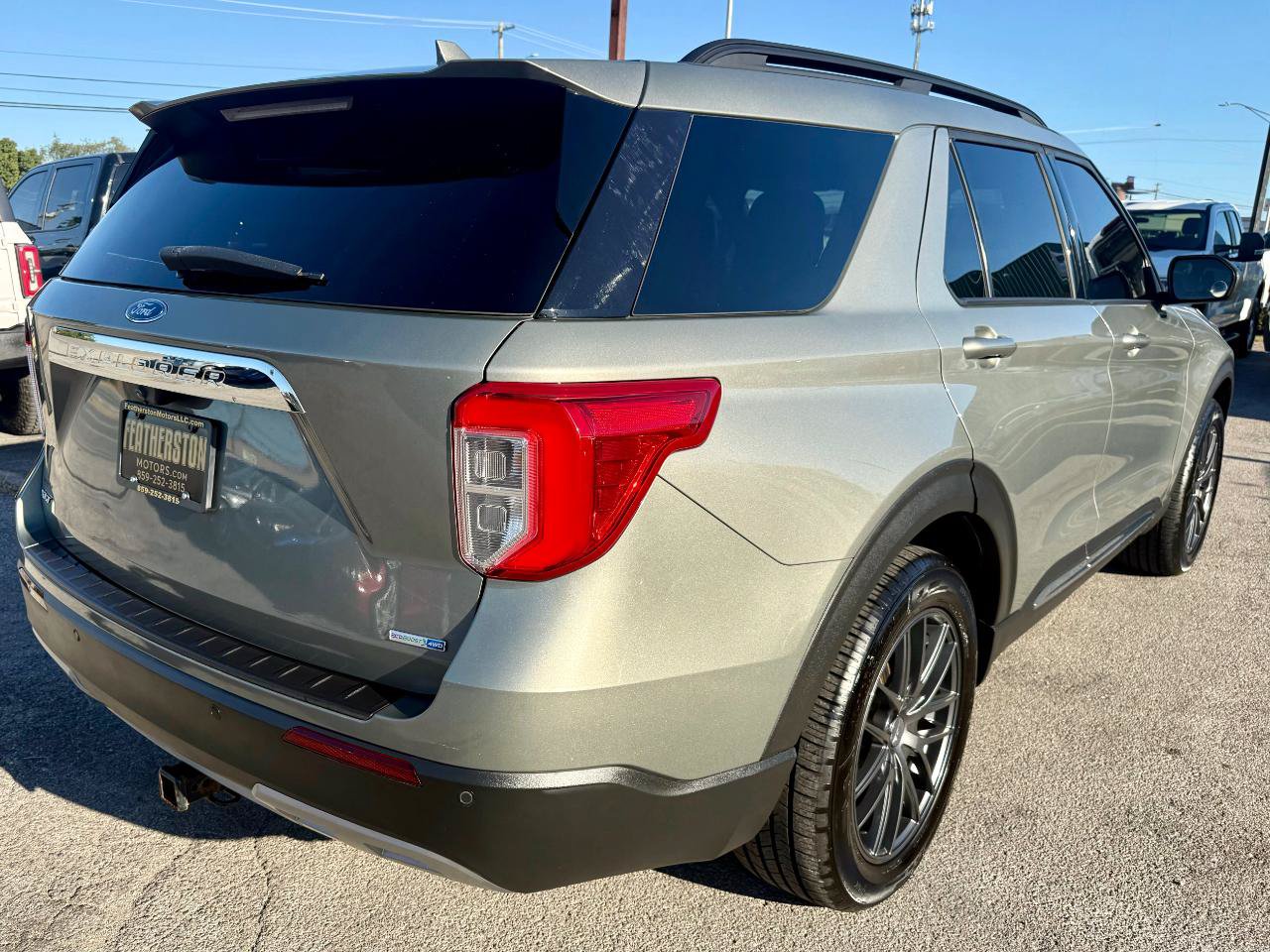 Used 2020 Ford Explorer XLT w/ Equipment Group 202A AWD/4WD image 9