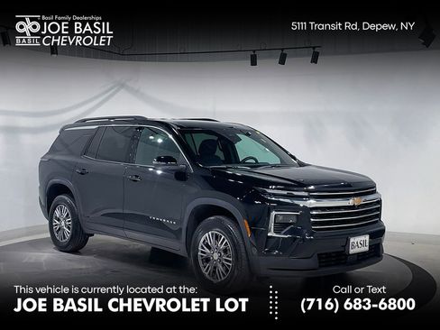 Used 2026 Chevrolet Traverse LT AWD/4WD image 1