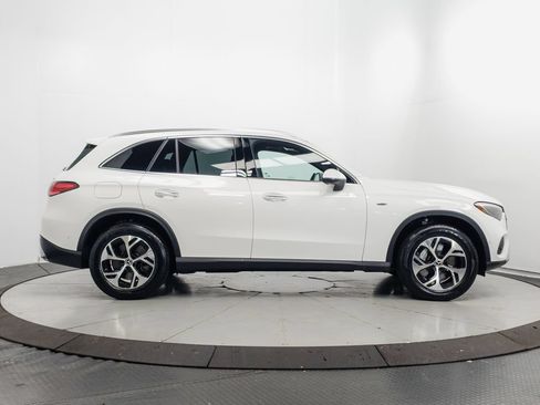 Used 2025 Mercedes-Benz GLC 350e 4MATIC image 31