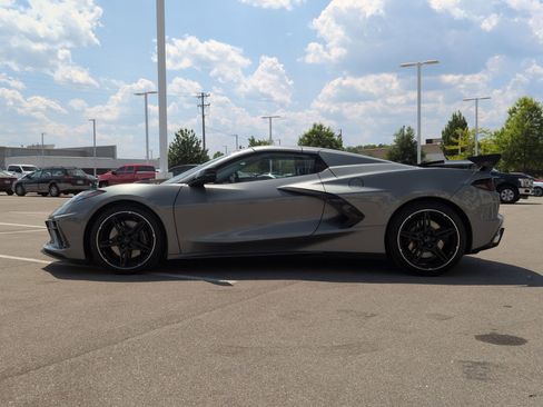 Used 2023 Chevrolet Corvette Stingray Premium Conv w/ Z51 Performance Package RWD image 7