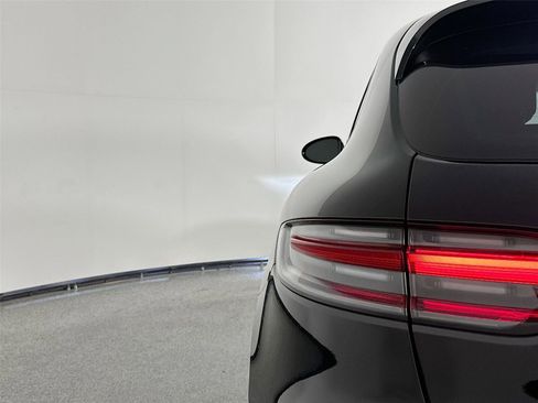Certified 2025 Porsche Macan S AWD/4WD image 16